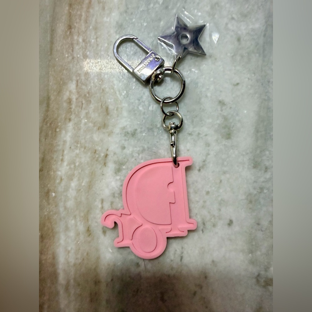 Pink/Silver Dior Addict Rosy Glow Scented “Gum” Keychain New in Bag. SEALED - Picture 4 of 16